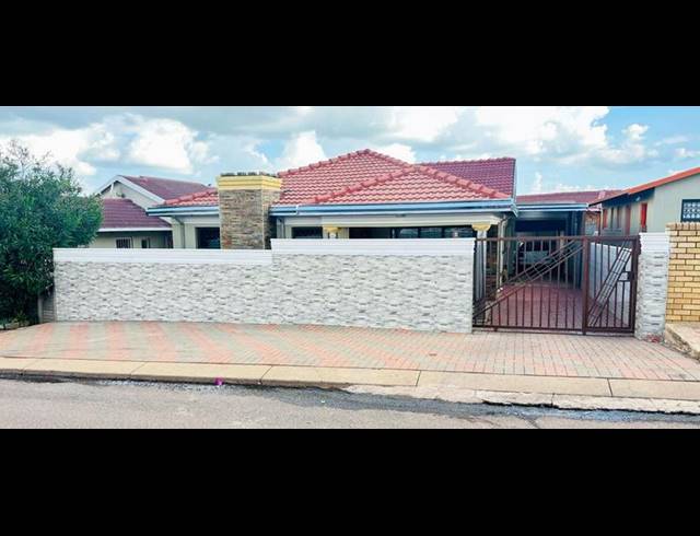 3 BEDROOM HOUSE FOR SALE IN MOHLAKENG